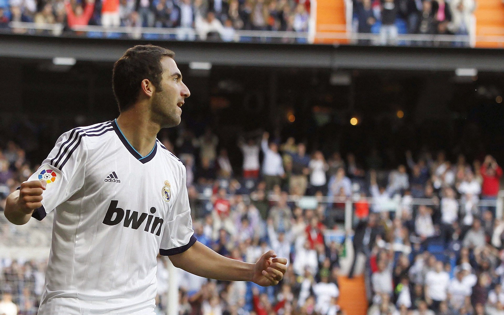 爱游戏官方网站-摩托GP选手法比奥·夸塔拉罗赢得2024年世界冠军，法比奥·夸塔拉罗夺冠